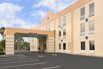 Baymont Inn & Suites Orlando - Universal Studios